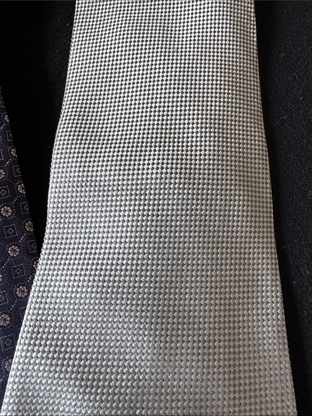 Daniel Cremieux elegant navy